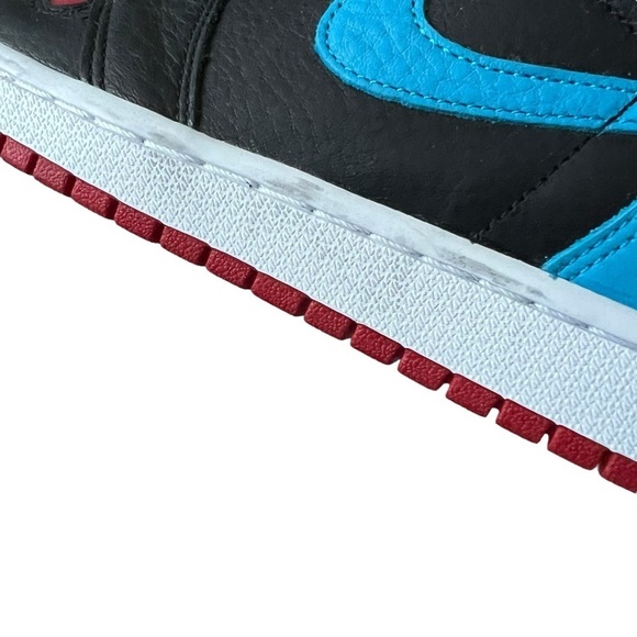 NWOB NIKE Wmns Air Jordan 1 High OG 'NC to Chi' Sz 8.5 - Picture 7 of 10